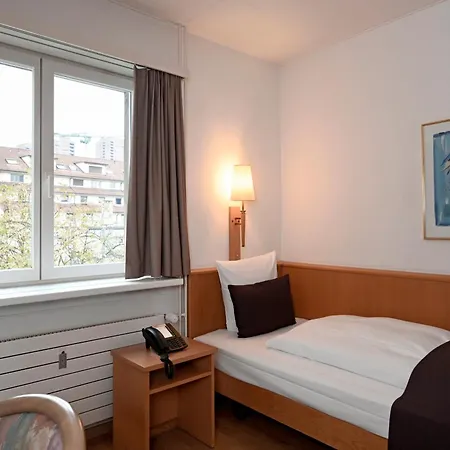 Olympia Hotel