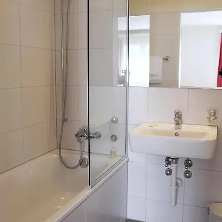 Olympia 3*