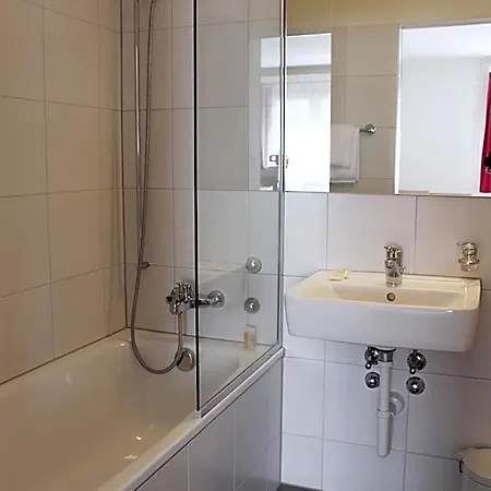 Olympia 3*
